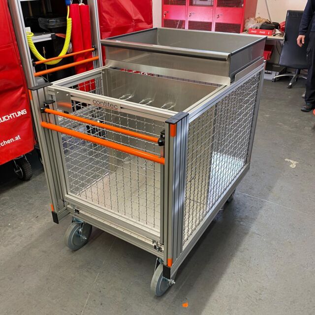 RC-Schadstoff für Ölbindemittelsäcke inkl. geschweißter Niro-Auffangwanne 👨🏻‍🚒

#contitec #contiteccontainer #flexibelgenug #faltbehälter #feuerwehr #technischeshilfswerk #firefighting #rosenbauer #rollcontainer #rollonrolloff #ukfirefighters #ukfirefighter #rollercontainer #fireequipment #firefighter #collapsiblecontainer #消防处 #Brandvæsen #brandweer #fajrobrigado #palokunta #pompiers #tűzoltóosztag
#Slökkviliðsstöð #소방국 #Pompjeeën #brannvesenet #brandkå #itfaiye #rcgitter