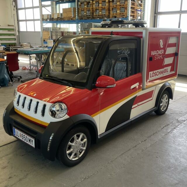 Unser erstes E-Löschfahrzeug 🚒 für kleinere Aufgaben in beengter Umgebung.

Ideal für Brandschutzwachdienste auf Konzerten oder auch großen Veranstaltungen. 

#contitec #contiteccontainer #flexibelgenug #feuerwehr #technischeshilfswerk #firefighting #rollcontainer #rollonrolloff #ukfirefighters #ukfirefighter #rollercontainer #fireequipment #firefighter #collapsiblecontainer #消防处 #Brandvæsen #brandweer #fajrobrigado #palokunta #pompiers #brannvesenet #brandkå #fahrzeugausbau