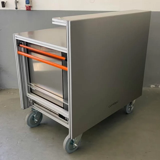 RC-Gläserwäscher 

- Wasseranschluss mit Trinkwasserschlauch
- Stromanschluss mit 13A FI/LS 
- LED-Beleuchtung 

#contitec #contiteccontainer #flexibelgenug #feuerwehr #technischeshilfswerk #firefighting #rollcontainer #rollonrolloff #ukfirefighters #ukfirefighter #rollercontainer #fireequipment #firefighter #collapsiblecontainer #消防处 #Brandvæsen #brandweer #fajrobrigado #palokunta #pompiers #brannvesenet #brandkå #rcsonstiges
