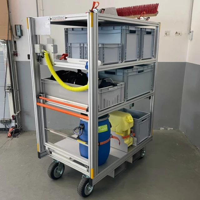 RC-Sicherungsdienst Straße 

- OÖ Ausführung
- Offroadrollen 
- Stapleraufnahmen 
- Gerätebeschriftung 
- Beladeplan 
- Stromversorgung 

#contitec #contiteccontainer #flexibelgenug #feuerwehr #technischeshilfswerk #firefighting #rollcontainer #rollonrolloff #ukfirefighters #ukfirefighter #rollercontainer #fireequipment #firefighter #collapsiblecontainer #消防处 #Brandvæsen #brandweer #fajrobrigado #palokunta #pompiers #brannvesenet #brandkå #rcsicherungsdienststraße