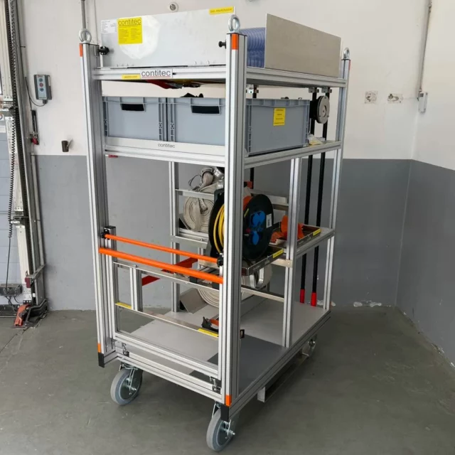 RC-Wasserschaden 

- Stapleraufnahmen 
- Beladeplan 
- Gerätebeschriftung 
- Hebeösen 

#contitec #contiteccontainer #flexibelgenug #feuerwehr #technischeshilfswerk #firefighting #rollcontainer #rollonrolloff #ukfirefighters #ukfirefighter #rollercontainer #fireequipment #firefighter #collapsiblecontainer #消防处 #Brandvæsen #brandweer #fajrobrigado #palokunta #pompiers #brannvesenet #brandkå #rcwasserschaden