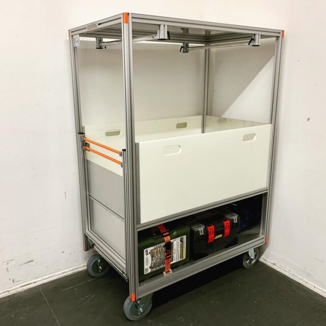 RC-Tauchdienst für Anzüge mit entnehmbaren PA-Platten. 
Sondermaß 1300mm mit einer Sonderanfertigung der Betätigungseinheit. 
#contitec #contiteccontainer #flexibelgenug #feuerwehr #tauchdienst #firefighting #einsatztaucher #diving #feuerwehrrollcontainer #rollcontainer #rollercontainer #rctauchdienst #bombero #vigilidelfuoco