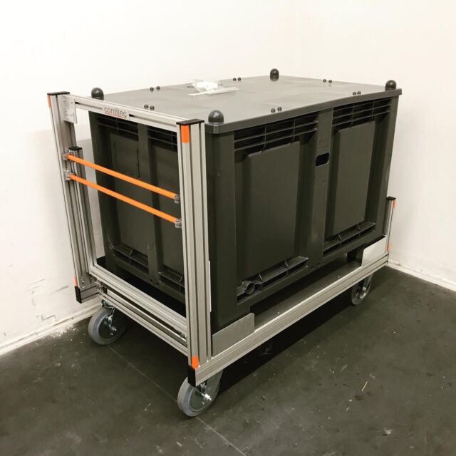 Rollcontainer "Palette" mit wasserdichter Transportbox.

#contitec #contiteccontainer #rollcontainer #feuerwehrrollcontainer #flexibelgenug #contitecgmbh #feuerwehr #firebrigade #vigilidelfuoco #brandweer #bomberos #transportation #firefighting #technischeshilfswerk #roteskreuz #roteskreuzösterreich #deutschesroteskreuz #roterhahn112 #interschutz2020 #rcpalette